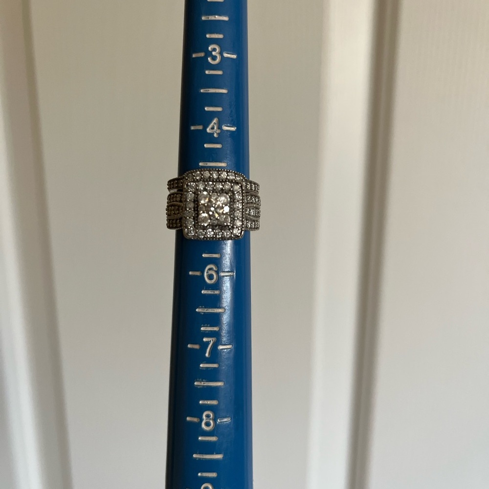 BEAUTIFUL ZALES WEDDING RING SET SIZE 5 - Picture 8 of 11